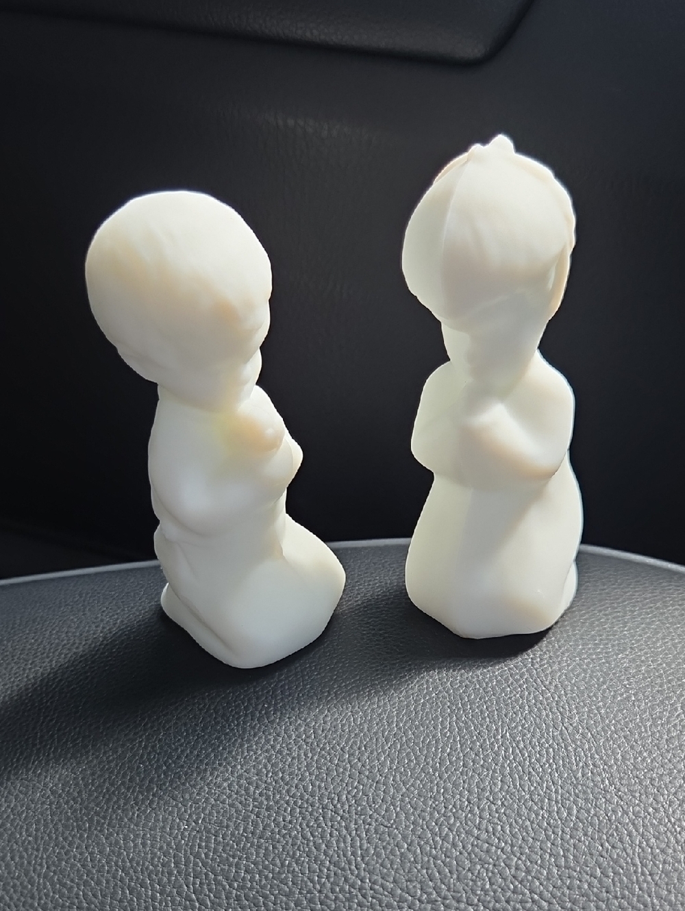 VTG Fenton Satin Glass Praying Boy And Girl